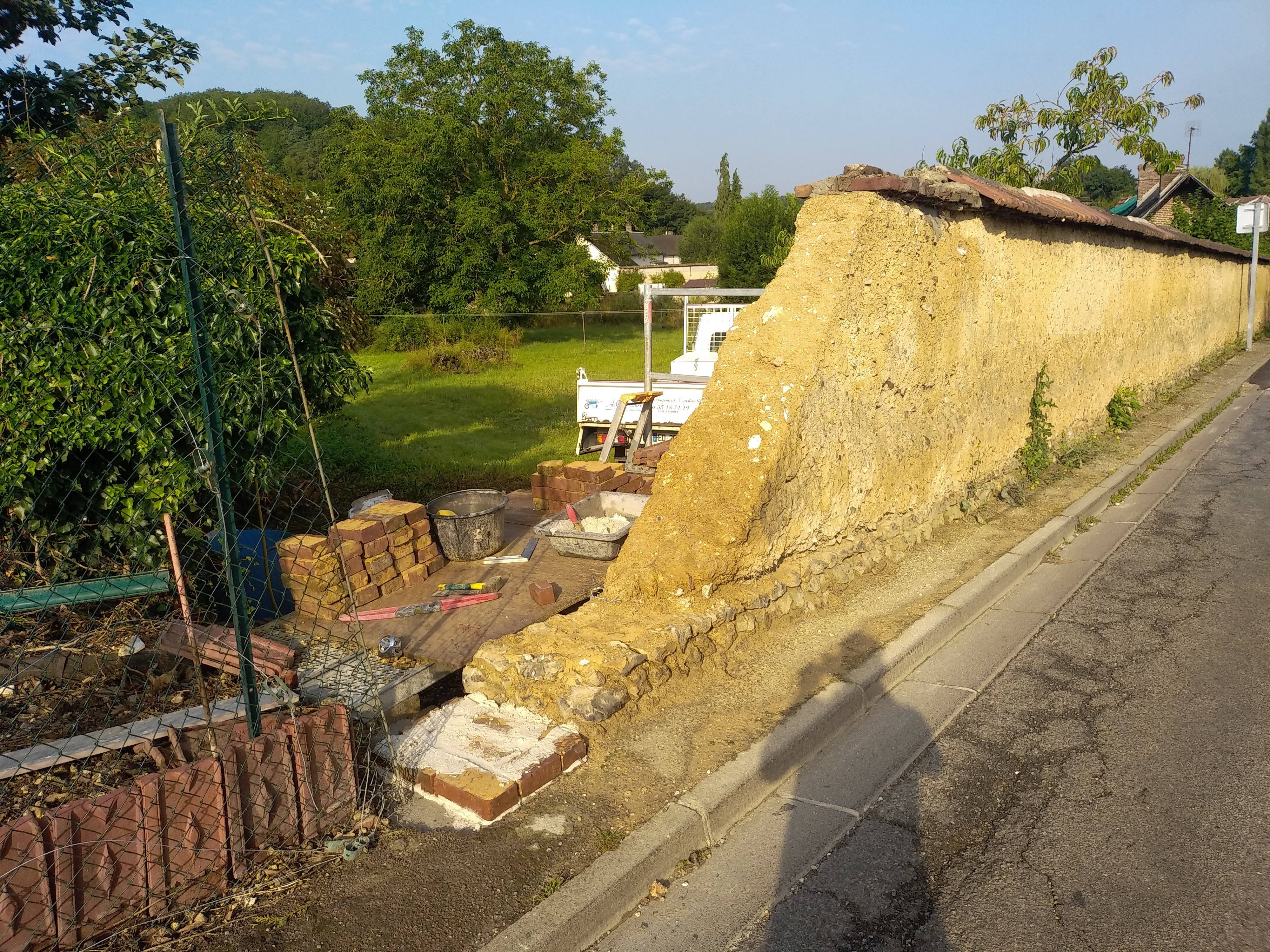 Mur sinistré avant réparation